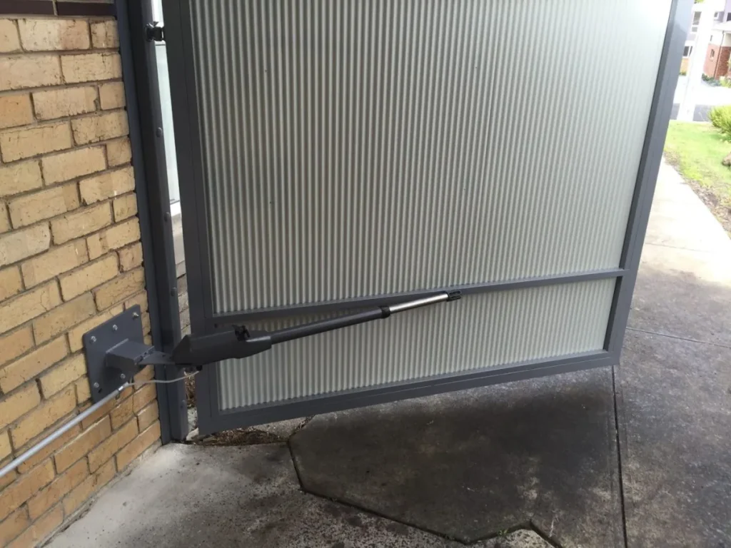 Automated gate motor and access control by Adonai
